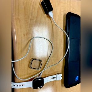 I am selling my Apple Watch Series 6 I don’t use much anymore it is in good shap